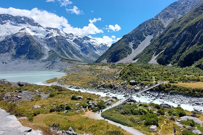 12 Day New Zealand Private Tour from Auckland to Queenstown - The Northern Explorer gives your legs a break
