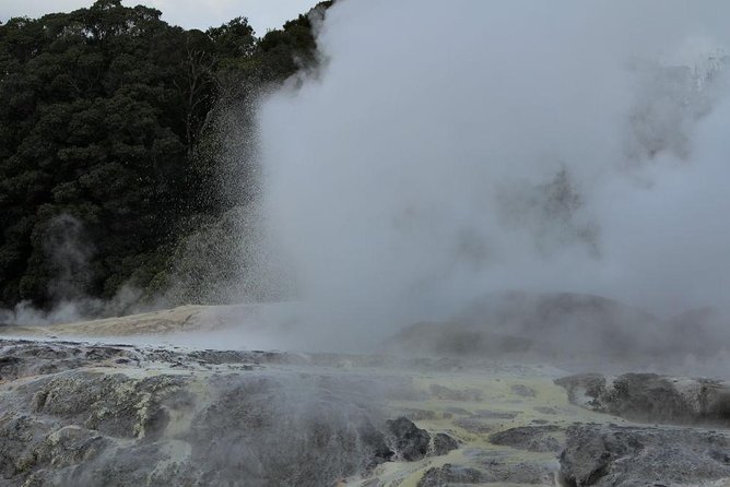 2-Day Hobbiton, Rotorua, Waitomo Caves Tour from Auckland with Accommodation - Mitai combines a hangi with Māori performance