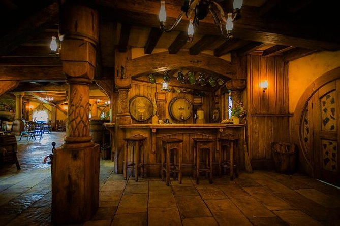 2 Day Waitomo Caves, Hobbiton Movie Set and Rotorua Tour from Auckland - Te Puia, Pōhutu Geyser and Rotorua’s geothermal ground