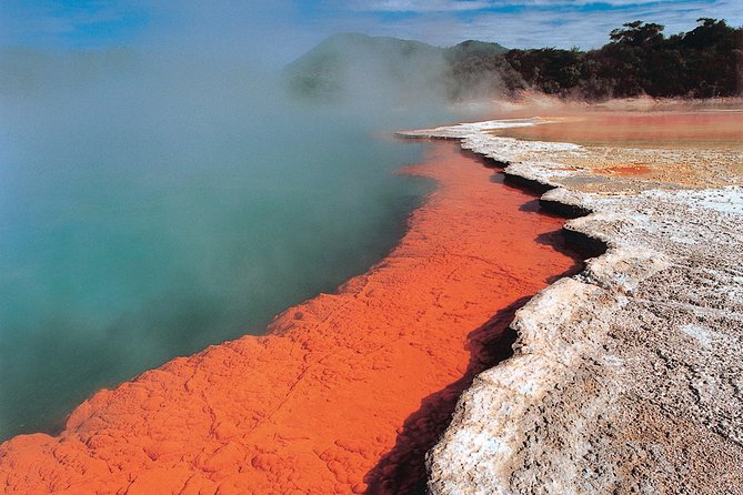 3-Day Hobbiton, Rotorua, Whakarewarewa, and Waitomo Tour - Whakarewarewa and Rotorua’s living geothermal ground