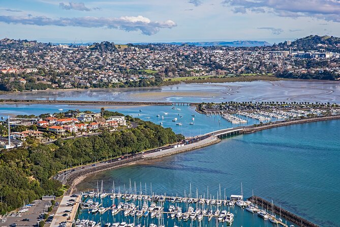 5-Day Bay of Islands, Auckland, Hobbiton, Rotorua & Waitomo Tour - What is and is not included in the price