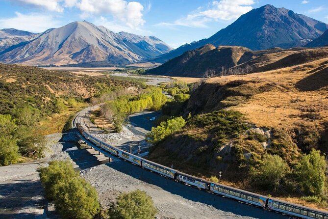6 Day South Island New Zealand Private Tour from Auckland - Day 3: Lake Tekapo, Pukaki, and Aoraki Mount Cook
