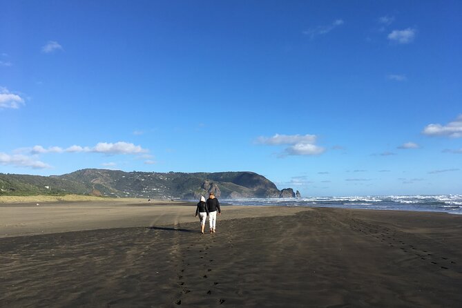 6 Hours Sightseeing Tour in Auckland - Piha Beach and the black-sand coast