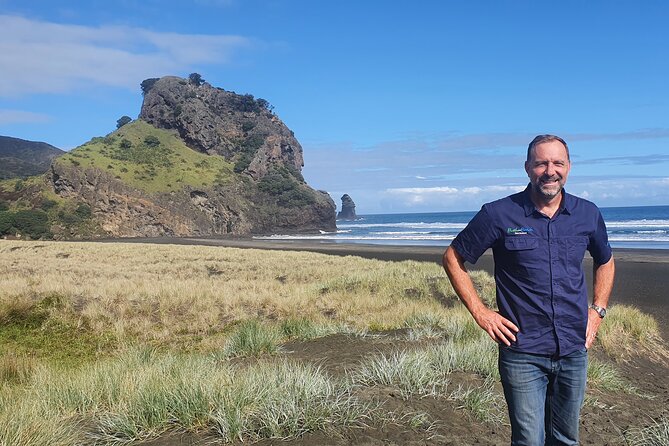 Afternoon Piha Beach and Rainforest Tour from Auckland - Piha Beach and its black volcanic sand