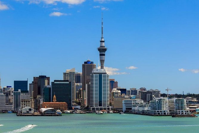 Arrival Transfer: Auckland Airport to Auckland Central City Centre - Booking, operating hours, and cancellation