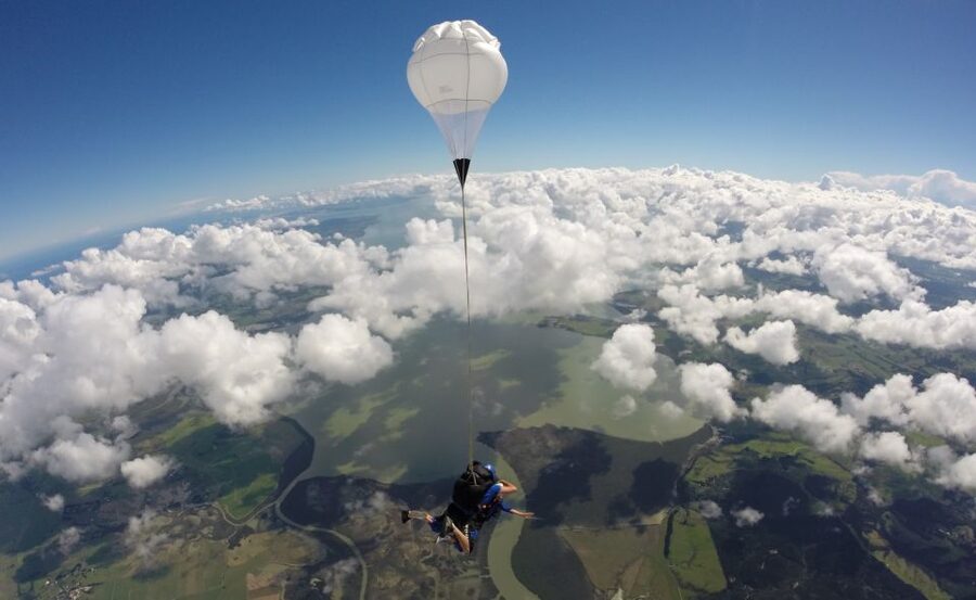 Auckland: 13000, 16000, or 18000-Foot Tandem Skydive - The flight up and the changing view