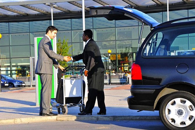 Auckland Airport Private Transfer - The drive from the airport to central Auckland
