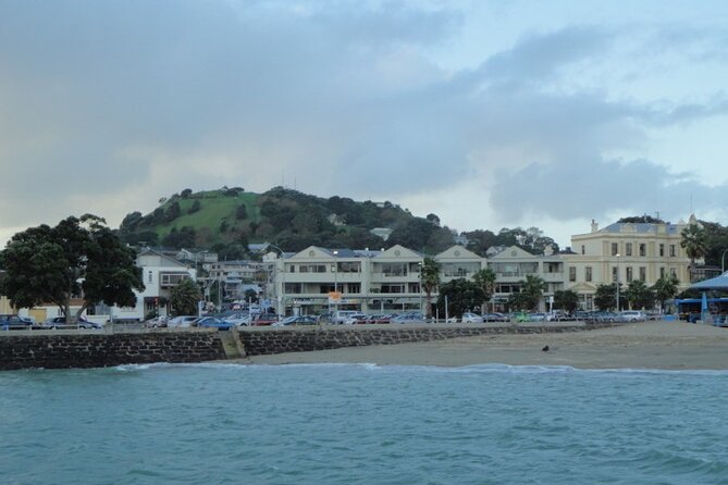 Auckland City Halfday Tour - Devonport: a short ferry-town taste without the ferry
