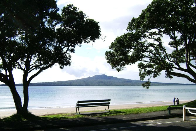 Auckland City Tour & Kumeu Wine Country Includes Wine Tastings & Lunch - One day, two very different sides of Auckland