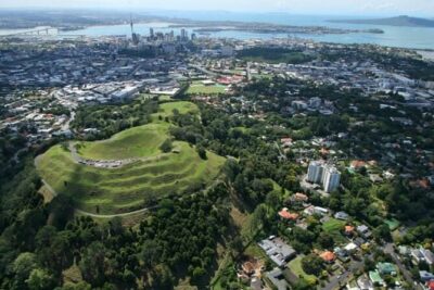 Auckland City Volcano & Scenic Highlights Tour