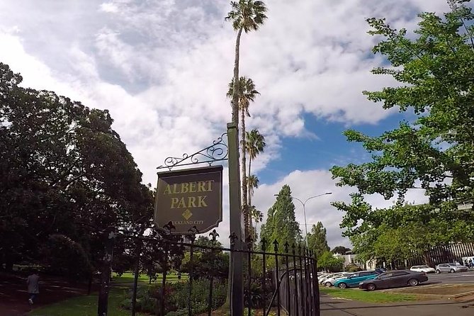 Auckland City Volcano & Scenic Highlights Tour - Auckland Domain connects parkland with culture