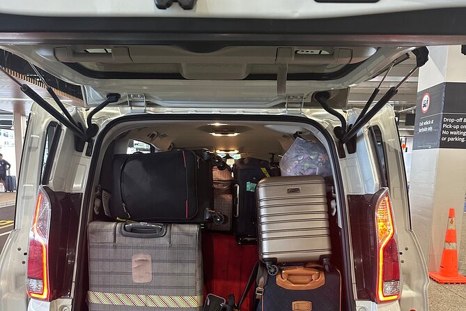 Auckland Downtown Hotel Transfers to/from Cruise Ship in Minivan - Why the Private Minivan Helps With Luggage