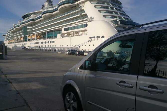 Auckland Downtown Hotel Transfers to/from Cruise Ship in Minivan - Communication and Pickup Timing