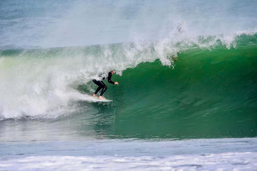 Auckland: Group Surfing Lesson with Muriwai Surf School - Is two hours enough time?