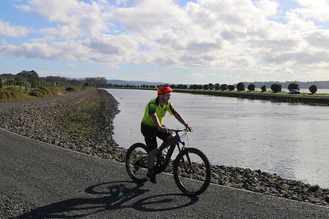 Auckland Half Day E-Bike Excursion - Western Springs and the Meola Peninsula