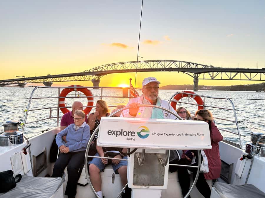 Auckland: Harbour Sailing Cruise with 3-Course Dinner - Auckland views from the water