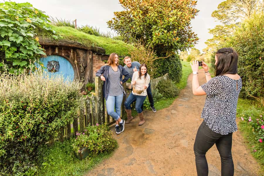 Auckland: Hobbiton Movie Set Tour with Lunch - Following the village path to Bag End