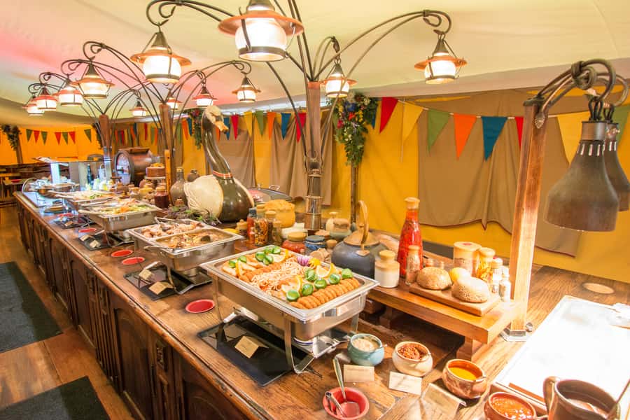 Auckland: Hobbiton Movie Set Tour with Lunch - Guide quality and group dynamics