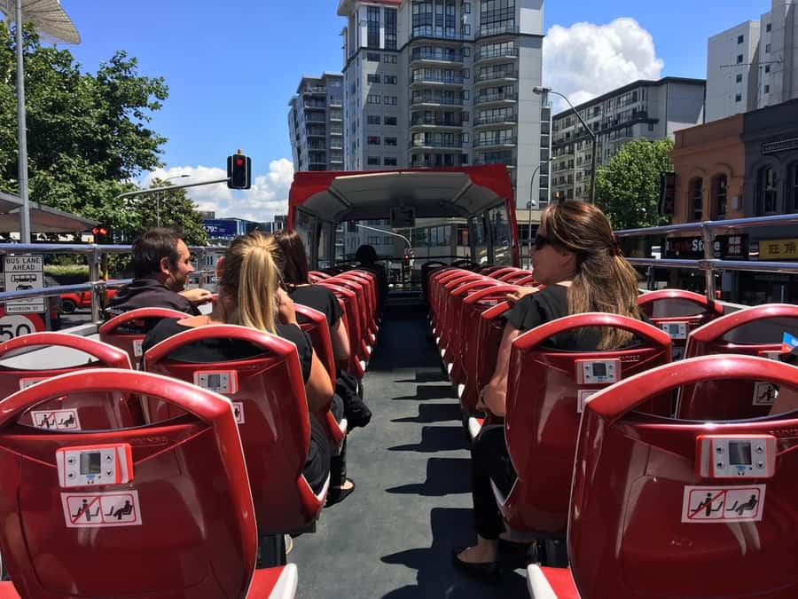 Auckland: Hop-On Hop-Off Explorer Bus Ticket - Commentary, comfort, and accessibility