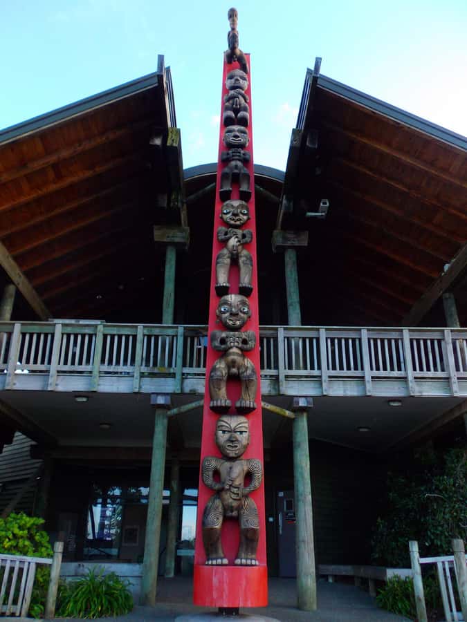 Auckland: Piha Beach, Rainforest, & Mount Eden Private Tour - From Auckland to the Waitākere Ranges