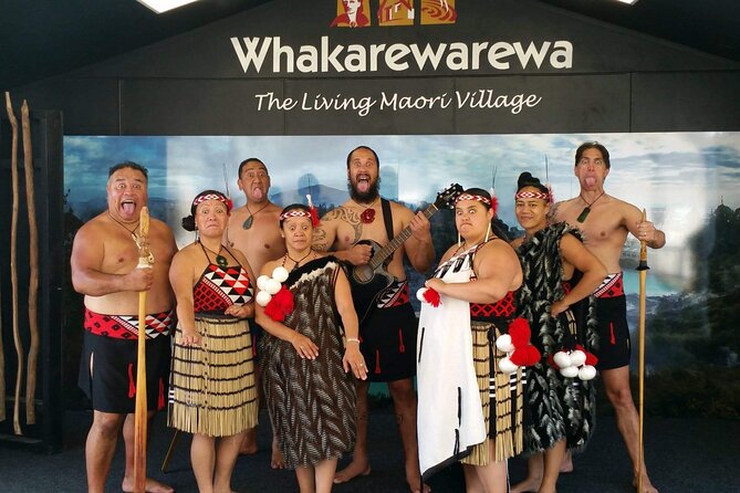 Auckland: Rotorua Māori Village, Waitomo Caves & Lunch - How the transport and group size shape the day