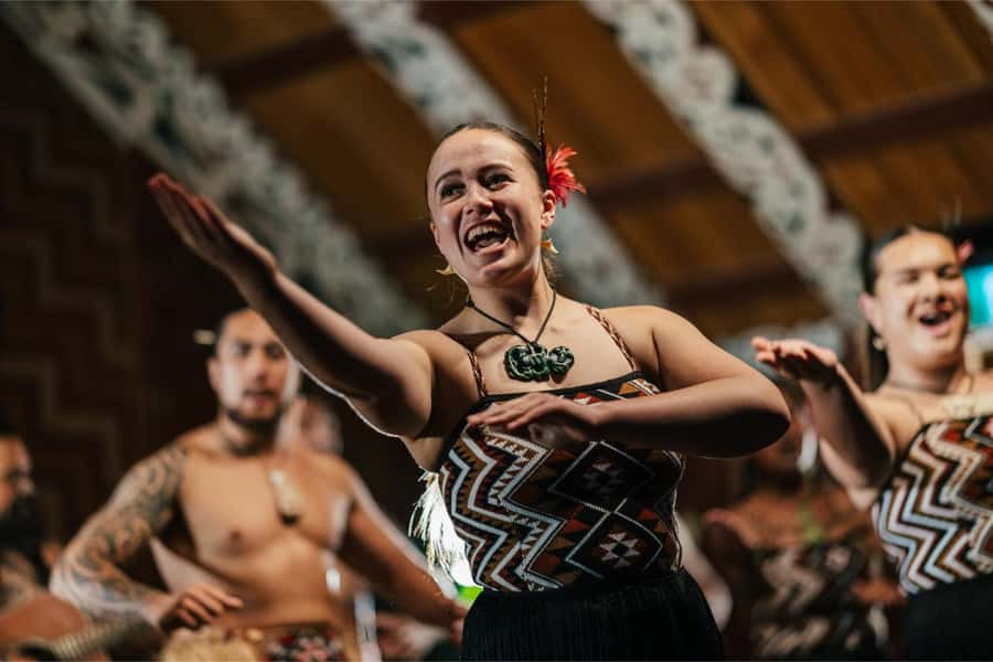 Auckland: Rotorua Wai-O-Tapu, Te Puia with Haka - Who will enjoy this tour most