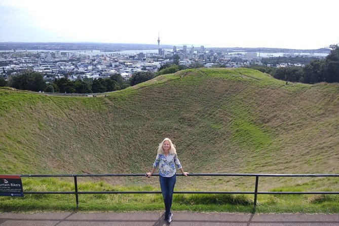 Auckland Scenic Tour : Must-See Sights in Half Day - Mount Eden, Auckland’s Highest Volcanic Peak