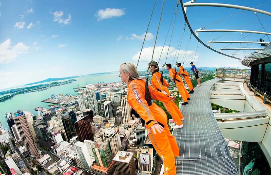 Auckland: Sky Tower SkyWalk - 192m High Edge Walk - Key points before you book