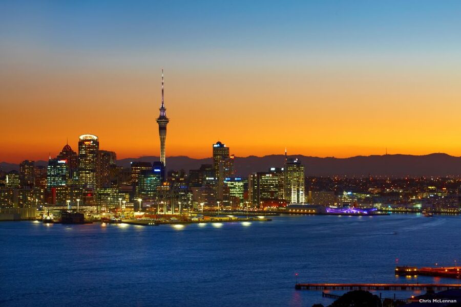 Auckland: Sunset & Night Sea Kayak Tour to Rangitoto Island - Meeting at St Heliers Beach