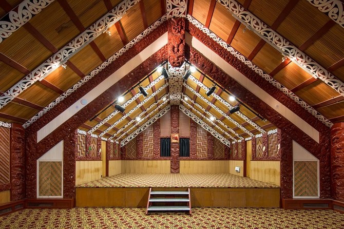 Auckland to Rotorua Private Tour - Hobbiton, Waitomo, and other possible additions