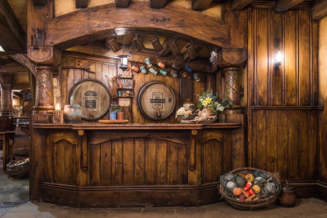 Auckland to Rotorua via Hobbiton Small Group Tour (One Way) - Seeing Rotorua before your hotel drop-off