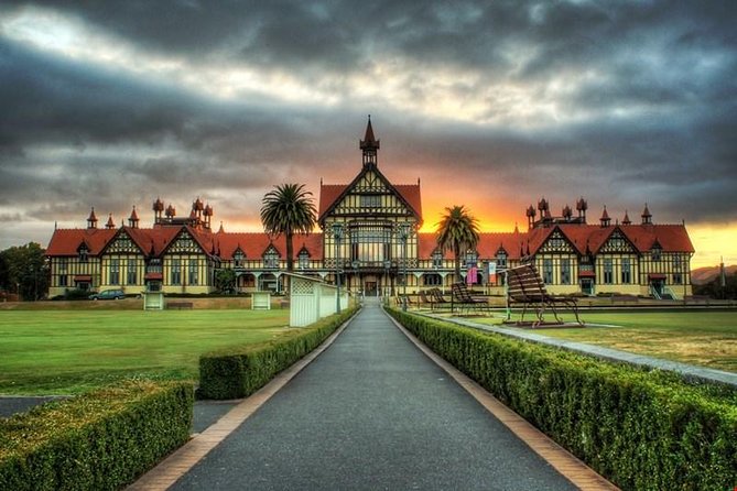 Auckland to Rotorua via Waitomo Caves Small Group Tour (One Way) - Passing through Otorohanga, the Kiwiana capital
