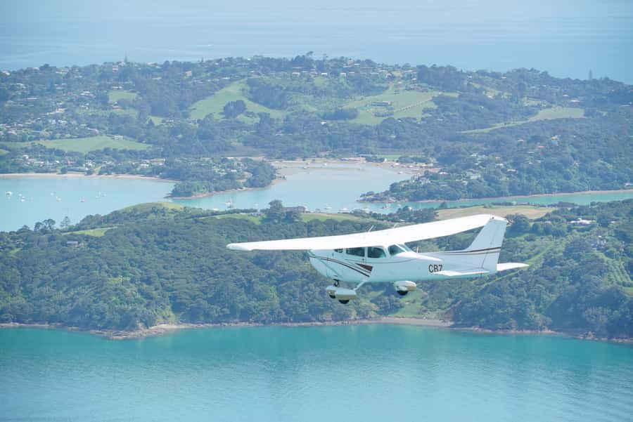 Auckland: Waiheke Island Wine and Food Tasting with Flights - Why this Auckland to Waiheke trip feels different