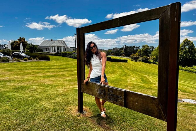 Auckland West Vineyard Tour with lunch and tastings incl - Price, private transport, and who gets the best value