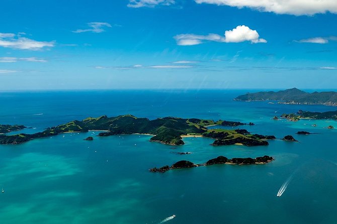 Bay of Islands 2-Day Small Group Tour & Cruise from Auckland - The Bay of Islands cruise and the Hole in the Rock