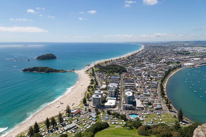 Cathedral Cove & Hot Water Beach with Lunch from Auckland - Hot Water Beach turns the shoreline into a natural spa