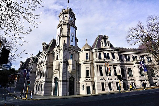 Explore Auckland: Self Guided Audio Tour - Auckland Art Gallery and works from 1376