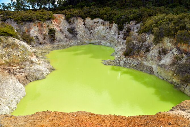 From Auckand: Waiotapu and Polynesian Spa Rotorua Day Tour - Why the small group matters on a 12-hour day