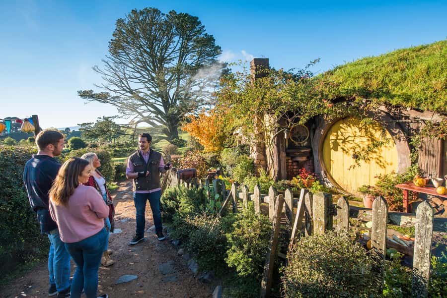 From Auckland: Hobbiton and Waitomo Day Tour with Lunch - Why this Auckland day trip works