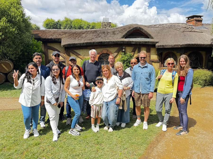 From Auckland: Hobbiton Movie Set Full-Day Trip - A useful break at Shire’s Rest