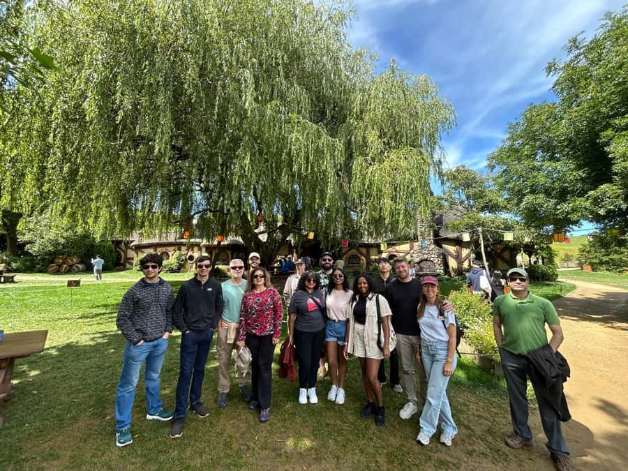 From Auckland: Hobbiton Movie Set Full-Day Trip - Who should book this experience?