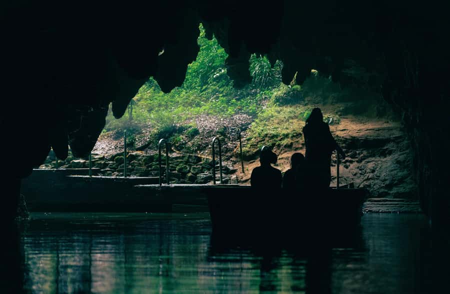 From Auckland: Rotorua Māori Village, Haka & Glowworm Caves - Geysers, boiling pools, and stories of place