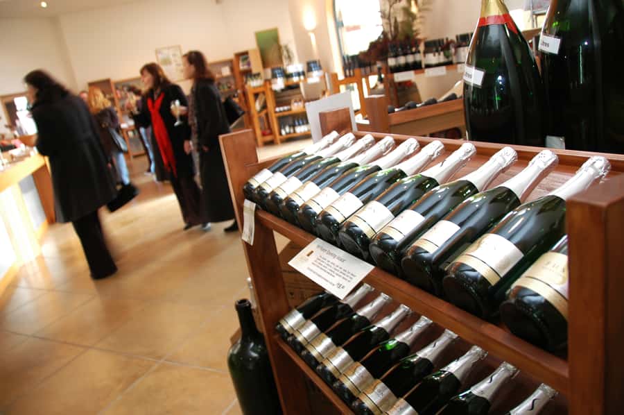 From Auckland: Small Group Kumeu Wine Tour with Lunch - Practical details before you reserve
