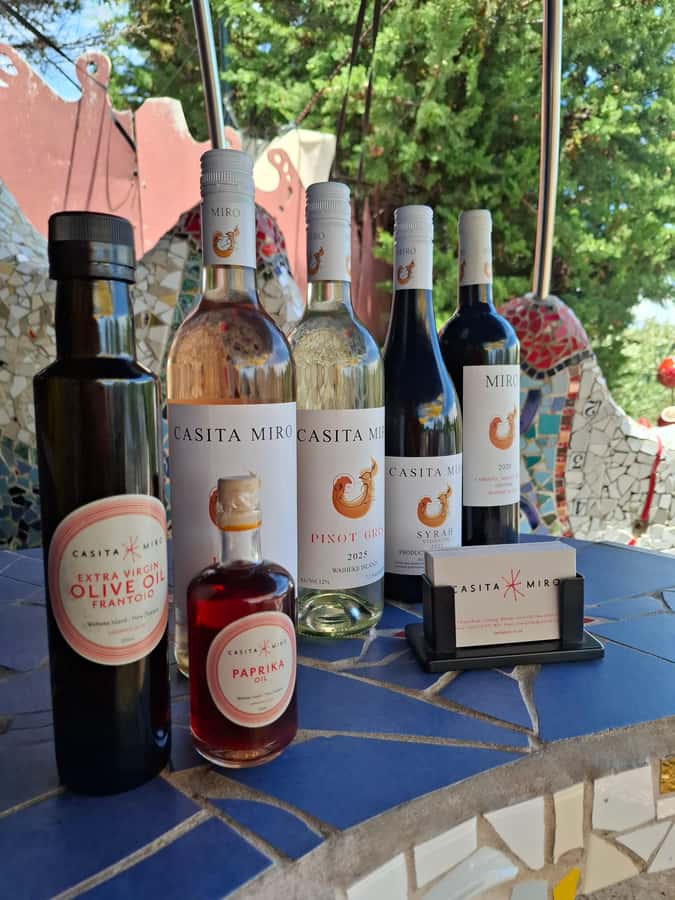 From Auckland: Waiheke Island Sip & Savour Tour with Lunch - Lunch is the day’s most substantial stop