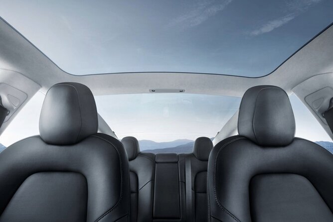Full Day Customisable Tour with Driver & Luxury Car Unlimited Kms - Key points at a glance