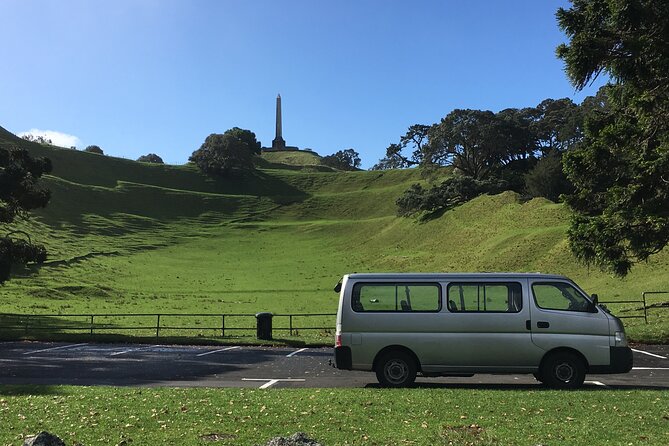 Full-Day Grand Auckland Volcanoes Tour - Lake Pupuke and Takapuna reveal Auckland’s lava coast