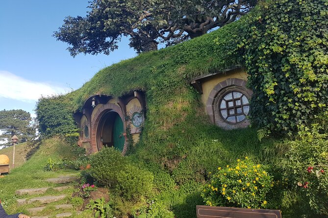 Hobbiton Afternoon Tour in Luxury Minibus from Auckland - The Waikato road to Matamata