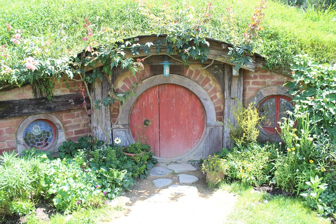 Hobbiton and Waitomo Caves from Auckland - Smaller Group - Hobbiton, where the movie set feels like a real village