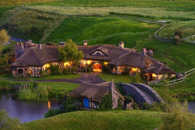 Hobbiton Movie Set and Hamilton Gardens Small Group-from Auckland - What the small group changes