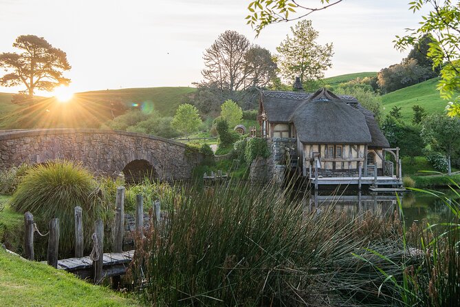 Hobbiton Movie Set Experience: Private Tour From Auckland - The Green Dragon Inn and your included drink